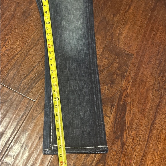 Woman's casual BKE Dark Blue Boot Cut Jeans
Sabrina stretch 29 X 31L Like new - Picture 5 of 5